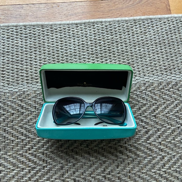 Kate Spade Sunnies - Picture 2 of 7